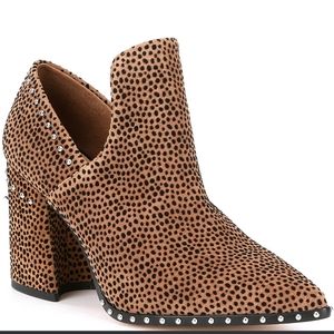 Gianni Bini Daveigh Leopard Stud Shooties Boots 9